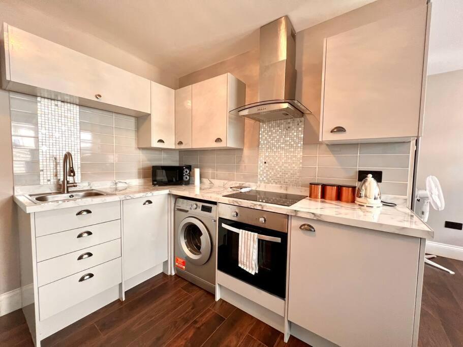 Lovely Close To Station * Brighton